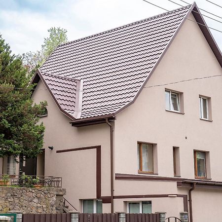 Apartment In Garage With Free Parking Kaunas Bagian luar foto