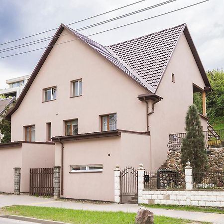 Apartment In Garage With Free Parking Kaunas Bagian luar foto