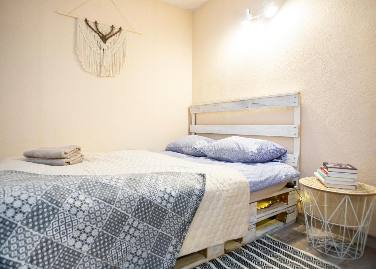 Apartment In Garage With Free Parking Kaunas Bagian luar foto