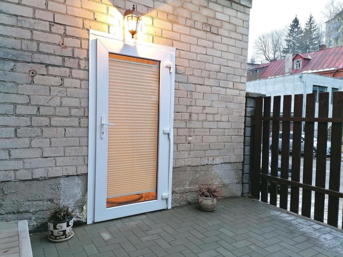 Apartment In Garage With Free Parking Kaunas Bagian luar foto